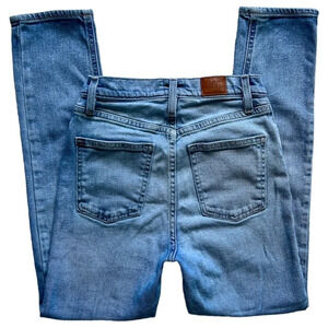 Urban Outfitters BDG Girlfriend High Rise Crop Jeans